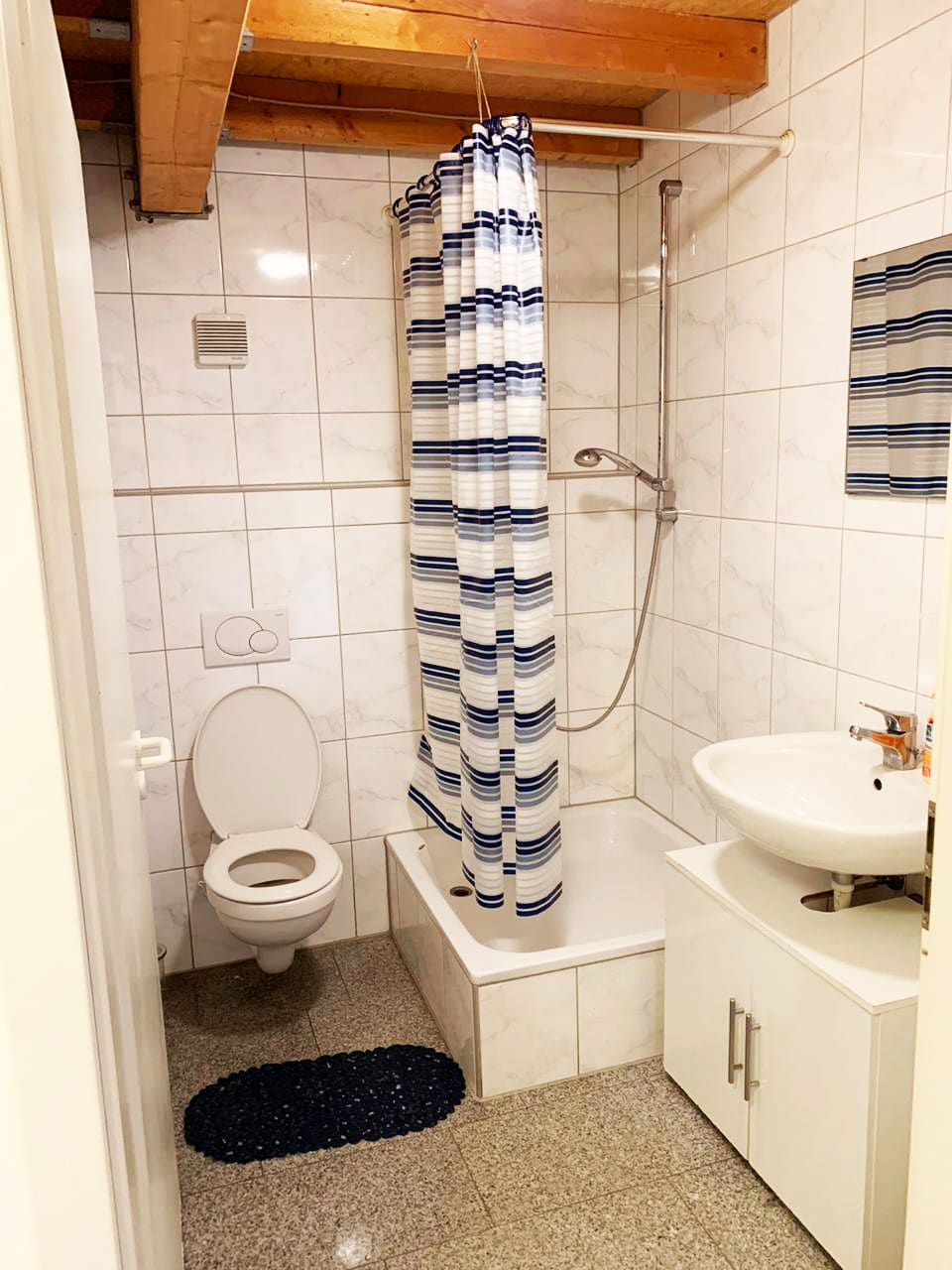 Bungalow für Monteure dusche2