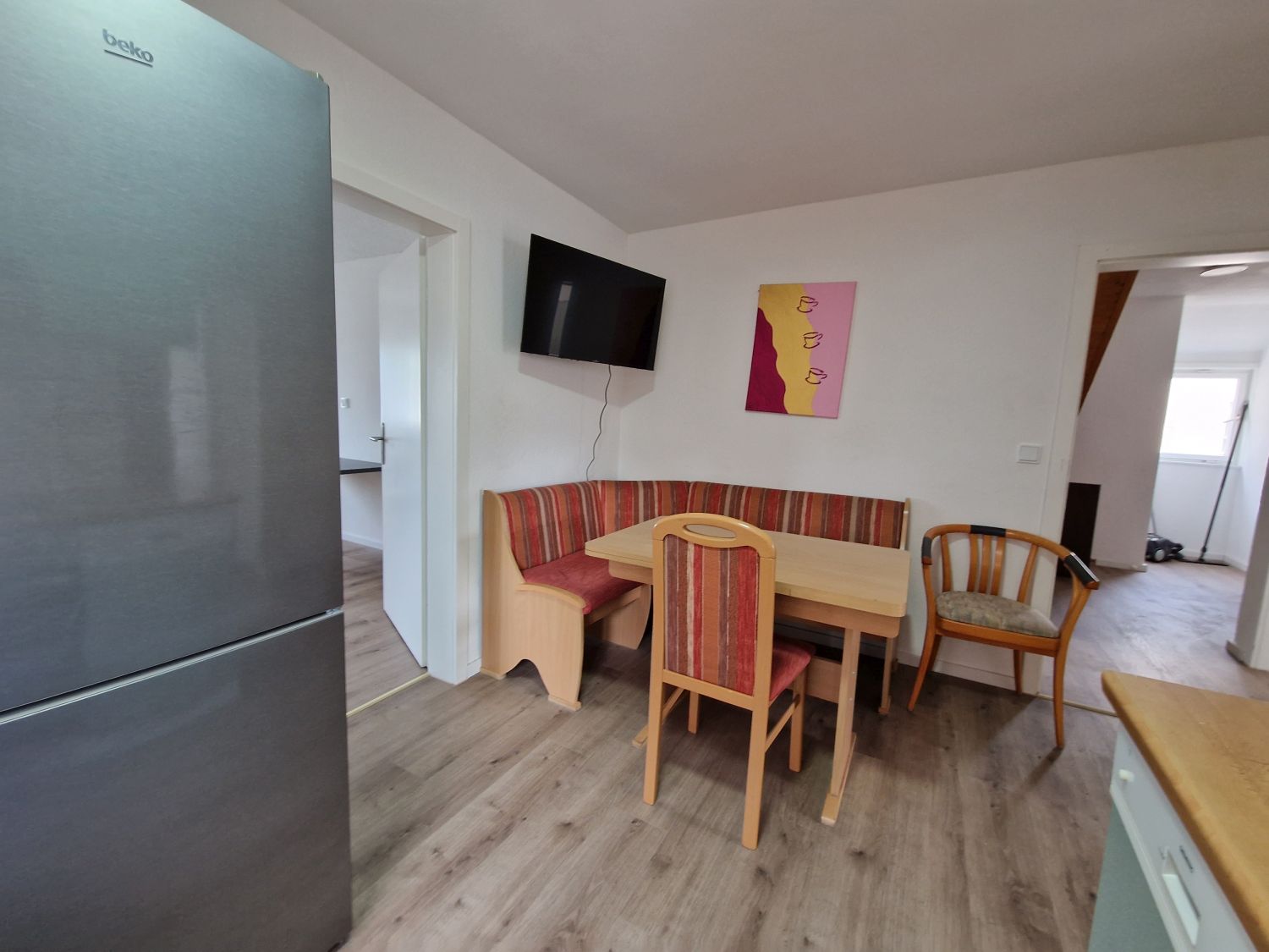 Monteurwohnung in Heilbronn Salzstrasse esszimmer-monteurunterkunft